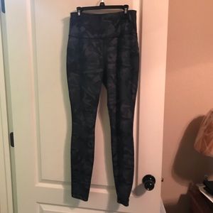 Women’s Camo Leggings